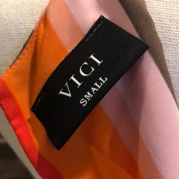 Vici Sm sleeveless halter top - Picture 4 of 4